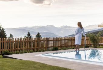 Hotel Baumwirt allows 18 year olds to book a room