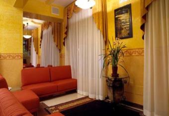 Hotel Apan has rooms with a private hot tub