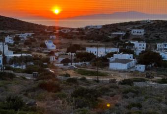 Alexandra Studios has Balcony rooms