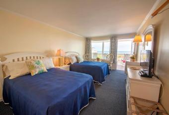 Adams Ocean Front Resort has Balcony rooms