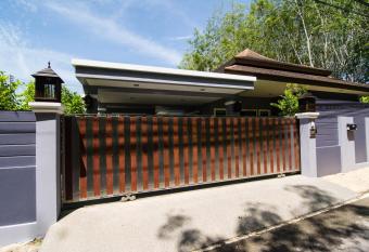 Ton Yaang private pool villa allows 18 year olds to book a room