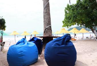 Fresh Wave Mirissa - Beach Front has Smoking/Balcony rooms