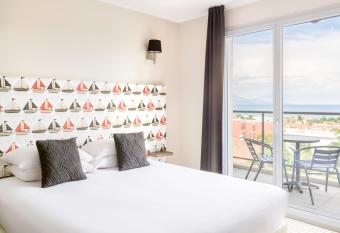 Best Western Plus Antibes Riviera allows 18 year olds to book a room