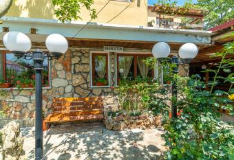 Casa Nikita has Balcony rooms