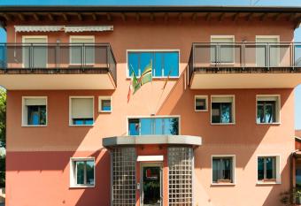 Doge Veneziano allows 18 year olds to book a room