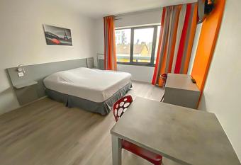 City R  sidence Ivry allows 18 year olds to book a room