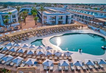 Universal Grand Le  n & Spa has Balcony rooms