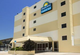 Days Inn by Wyndham Daytona Oceanfront allows 18 year olds to book a room