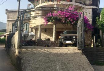 Apartment Klara has Smoking/Balcony rooms