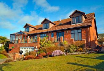 Englewood Lodge allows 18 year olds to book a room