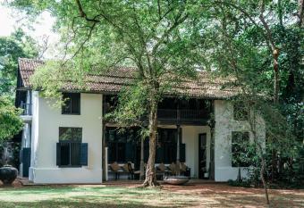 Boutique 87 has Balcony rooms