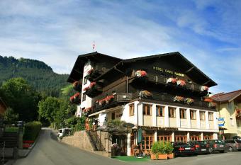 Hotel Resch has Balcony rooms