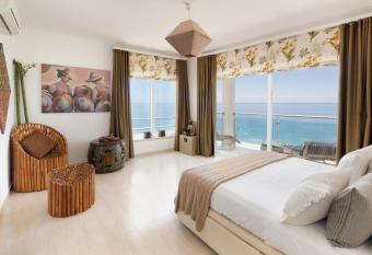 CALI Deluxe Holidays, Sesimbra allows 18 year olds to book a room