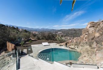 Villa Hacienda de la Guirra has Balcony rooms