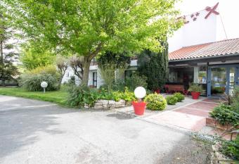 H  tel-Restaurant La Belle Poule - Contact Hotel has Balcony rooms