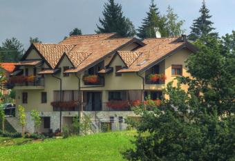 Zrinka House has Balcony rooms