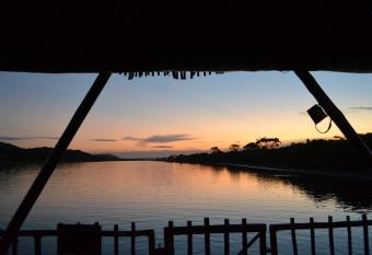 Addo Park House Boat - Maggie May allows 18 year olds to book a room