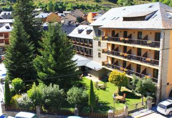 Hotel Saurat has Balcony rooms