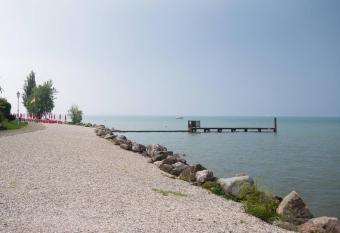 San Benedetto di Lugana 4 has Balcony rooms