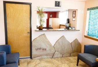 Safari Inn has Balcony rooms