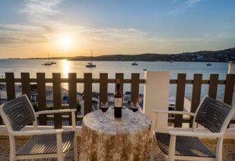 Stella Hotel has Balcony rooms