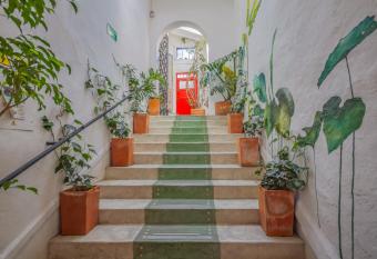 Botanico Hostel allows 18 year olds to book a room