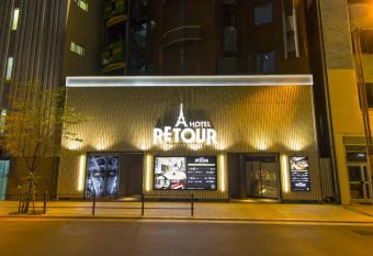                       RetourNANBA                             allows 18 year olds to book a room