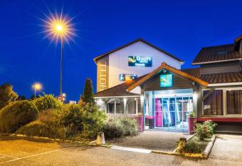 Quality Hotel Clermont Kennedy allows 18 year olds to book a room