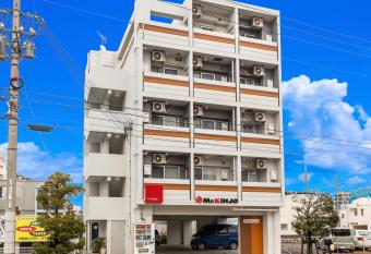 Mr. Kinjo in UCHIDOMARI allows 18 year olds to book a room