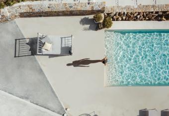 Ayiopetra Exclusive Getaways allows 18 year olds to book a room