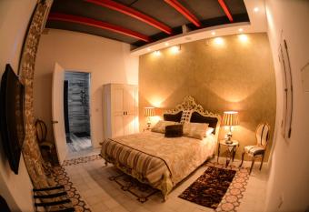 Maleth Inn has Balcony rooms