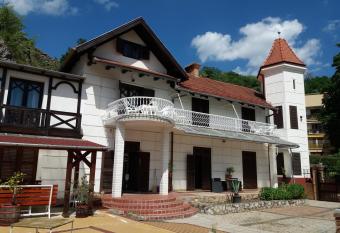 Valcsics Villa Panzi   allows 18 year olds to book a room