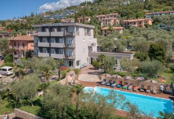 Hotel Eden has Balcony rooms