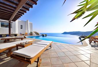 Mykonian Dianthus has Balcony rooms