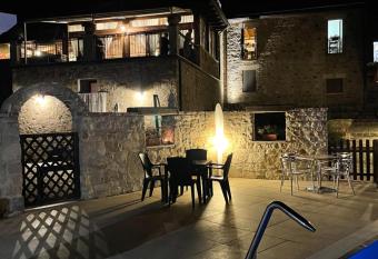 Agriturismo La Dimora dei Cavalieri has Balcony rooms