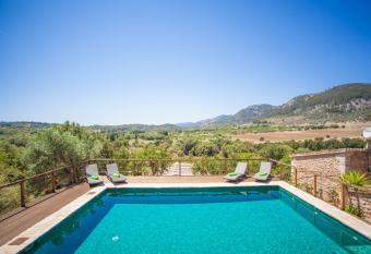 Es Pont has Balcony rooms