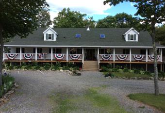 Blueberry Fields Bed & Breakfast has Balcony rooms