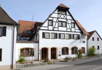 Hotel Restaurant J  gerhof allows 18 year olds to book a room