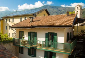 B&B Al Gatto Nero has Balcony rooms