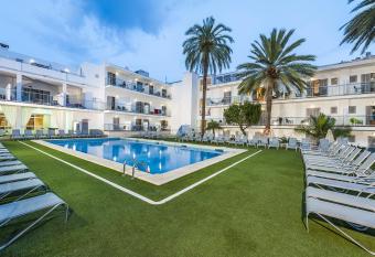 Eix Alcudia Hotel allows 18 year olds to book a room
