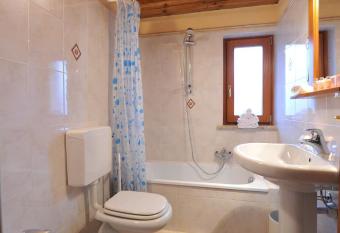 Family Apartments Le Chalet has Balcony rooms