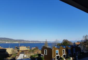 Esther s Homestay - Big Room - 26 Square Meters allows 18 year olds to book a room