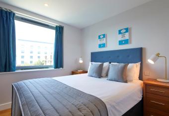 HQ Aparthotel Farnborough allows 18 year olds to book a room