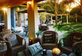 Linga Longa Guest House allows 18 year olds to book a room