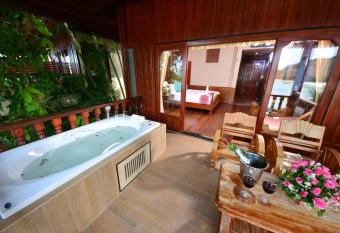 Haad Yao Bayview Resort & Spa - SHA plus Certified has Balcony rooms