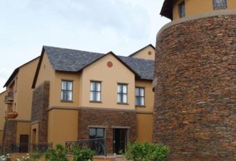 Royal Elephant Hotel & Conference Centre has Balcony rooms