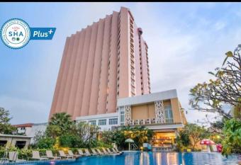 Golden Beach Cha-Am Hotel has Balcony rooms