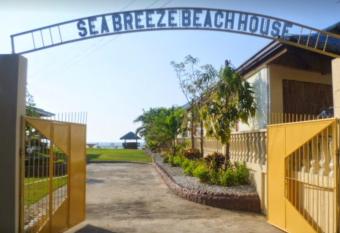 Sea Breeze Beachfront Home and Cottages has Balcony rooms