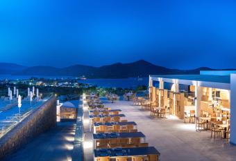 Elounda Breeze Resort allows 18 year olds to book a room