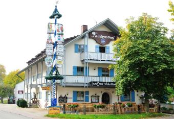 Landgasthof Alter Wirt has Balcony rooms